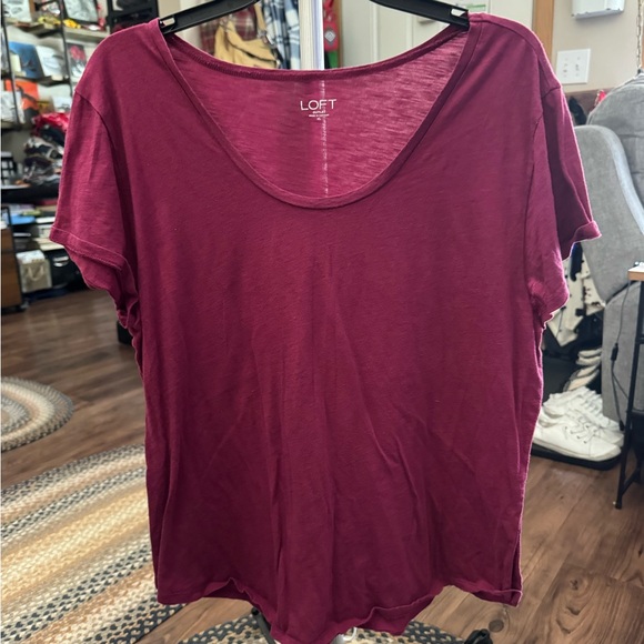 LOFT Tops - LOFT Women's Deep Red Short Sleeve Tee